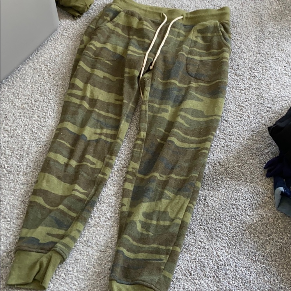 Forever 21 camouflage jogger sweatpants